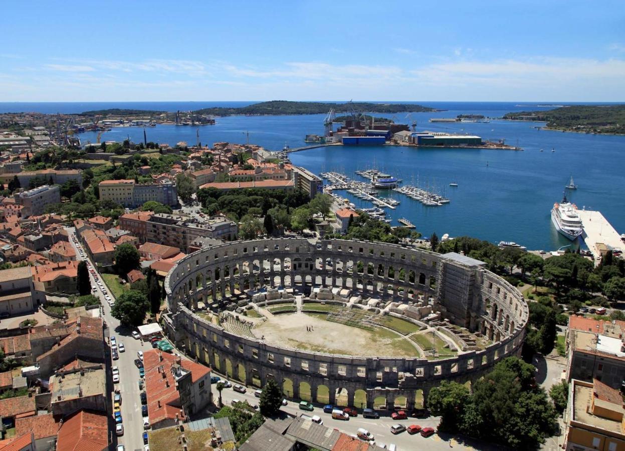 Apartments With A Parking Space Pula - 16053 Luaran gambar